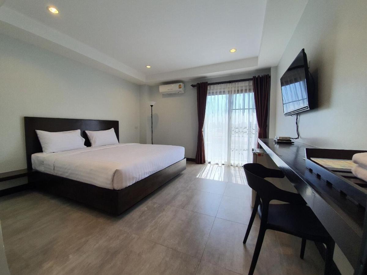 T-Nee Hotel@Udon Udon Thani Extérieur photo